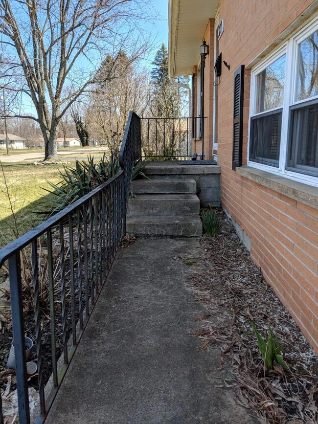 377 Jefferson Rd, Newark, OH 43055 - photo 2