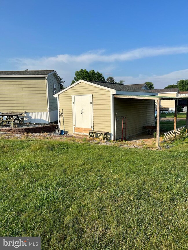 49 Penn Court Dr, Mount Joy, PA 17552 - photo 5