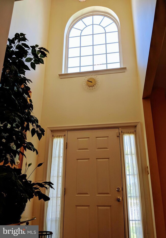 1140 Stone Gate Dr, York, PA 17406 - photo 2