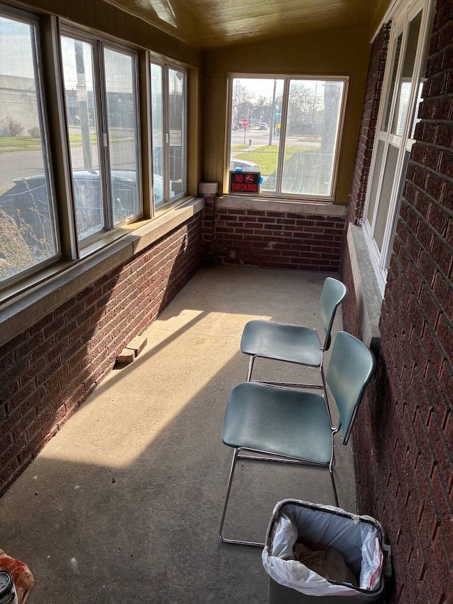 13533 Cloverlawn St, Detroit, MI 48238 - photo 3