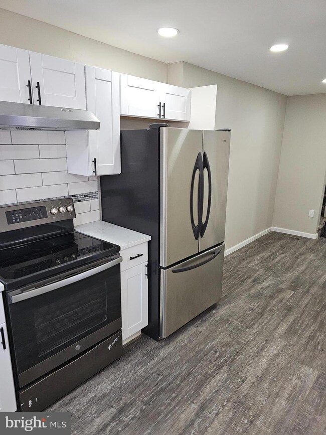 13 Walnut St, Pottstown, PA 19464 - photo 3