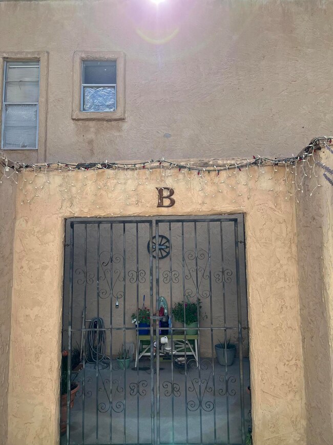 10633 Springwood Dr unit B, El Paso, TX 79935 - photo 2