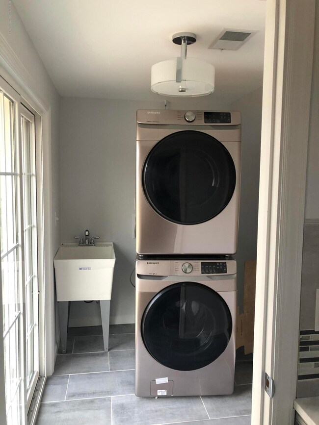 124605A4-A459-422A-8D19-7627C4F09317