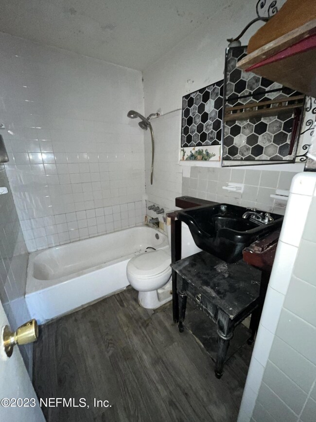 245 Bowlan St N, Jacksonville, FL 32211 - photo 7