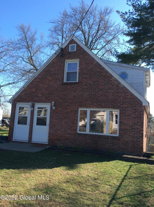 1 Braintree St, Colonie, NY 12205 - photo 3