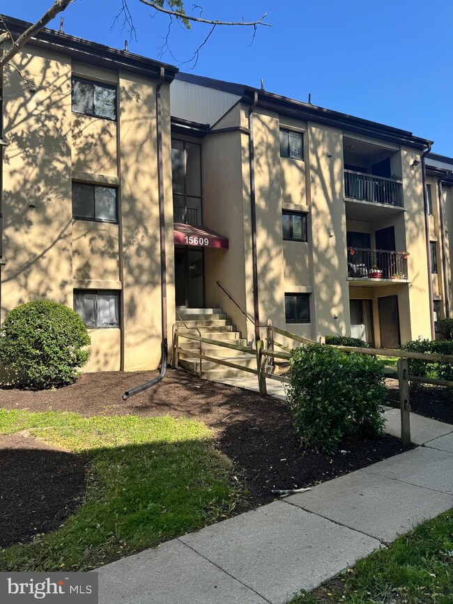 15609 Dorset Rd unit 301, Laurel, MD 20707 - photo 2