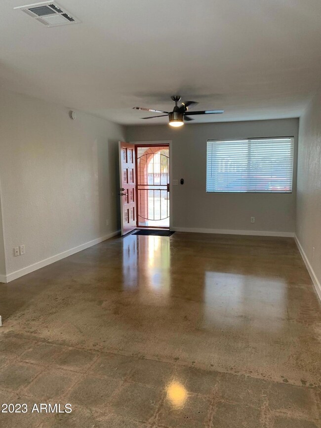 4135 N 27th St unit 2, Phoenix, AZ 85016 - photo 2