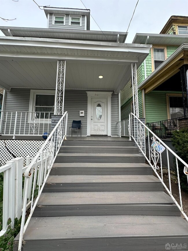 261 Delavan St, New Brunswick, NJ 08901 - photo 2