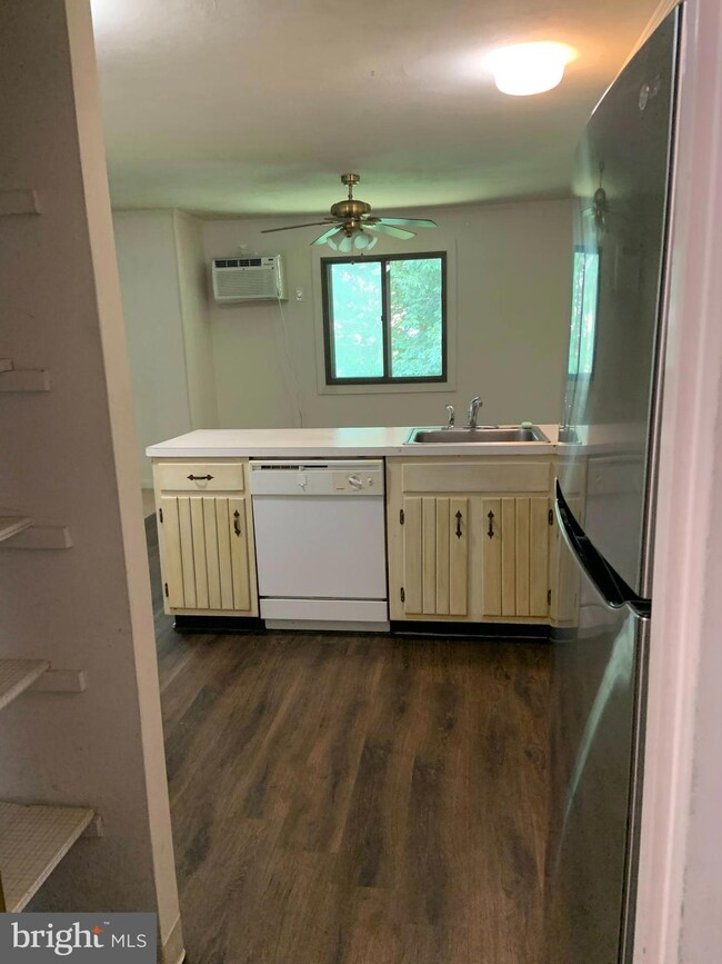 400 Campbell Cir unit G15, Downingtown, PA 19335 - photo 4