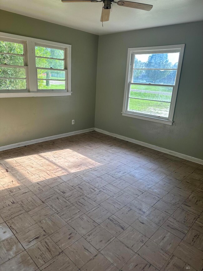 1318 West Dr, Laurel, MS 39440 - photo 7