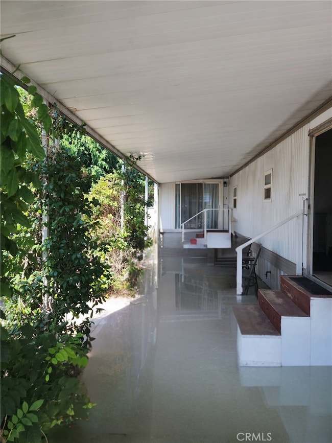 15940 Stoddard Wells Rd unit 40, Victorville, CA 92395 - photo 2