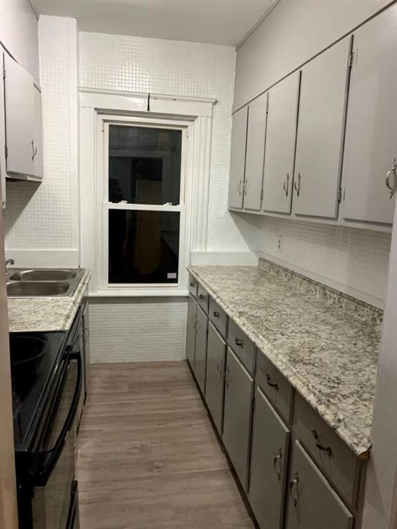 202 Kenyon Ave, Pawtucket, RI 02861 - photo 3