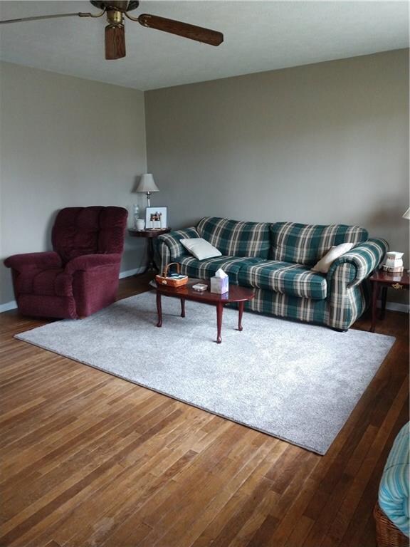 3435 Elizabeth St, Columbus, IN 47203 - photo 2