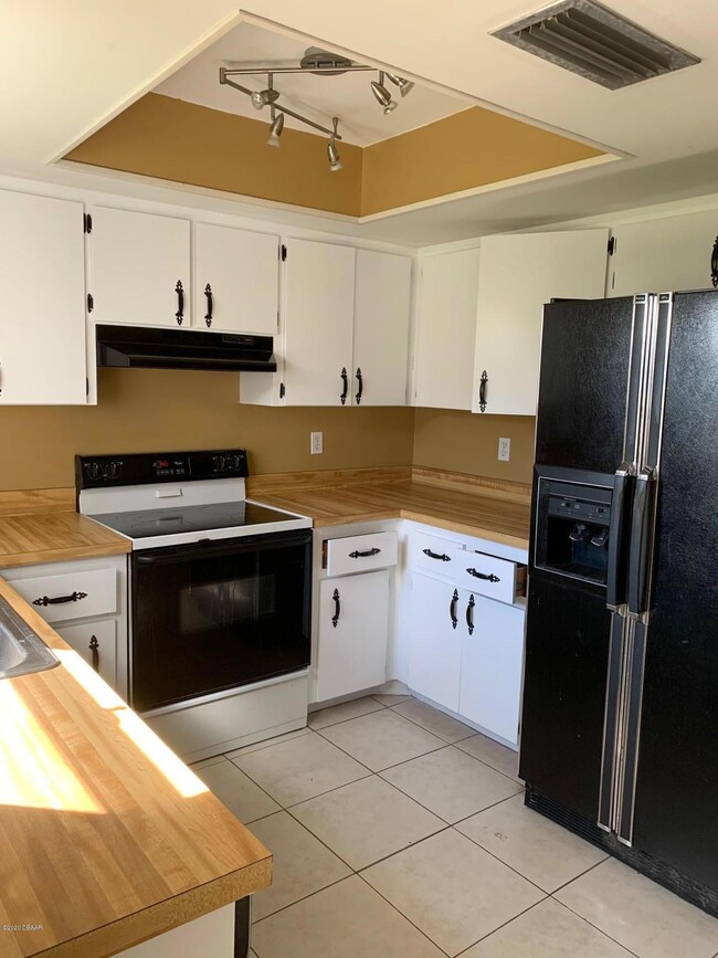 dexter kitchen 2