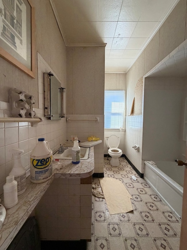 22 W Clark St unit 24, Freeport, IL 61032 - photo 6