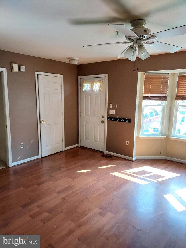 21 Greenbriar Way, Middle River, MD 21220 - photo 2