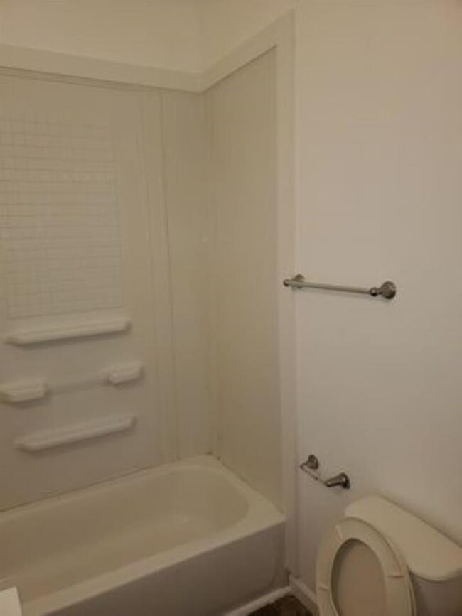 428 S Proud St unit Muncie, Muncie, IN 47305 - photo 2