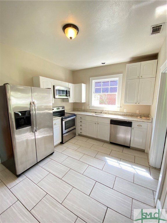 634 E 52nd St, Savannah, GA 31405 - photo 5