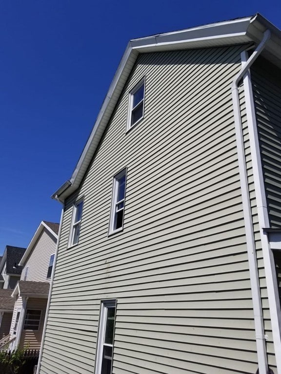 31 Russell St, West Springfield, MA 01089 - photo 2