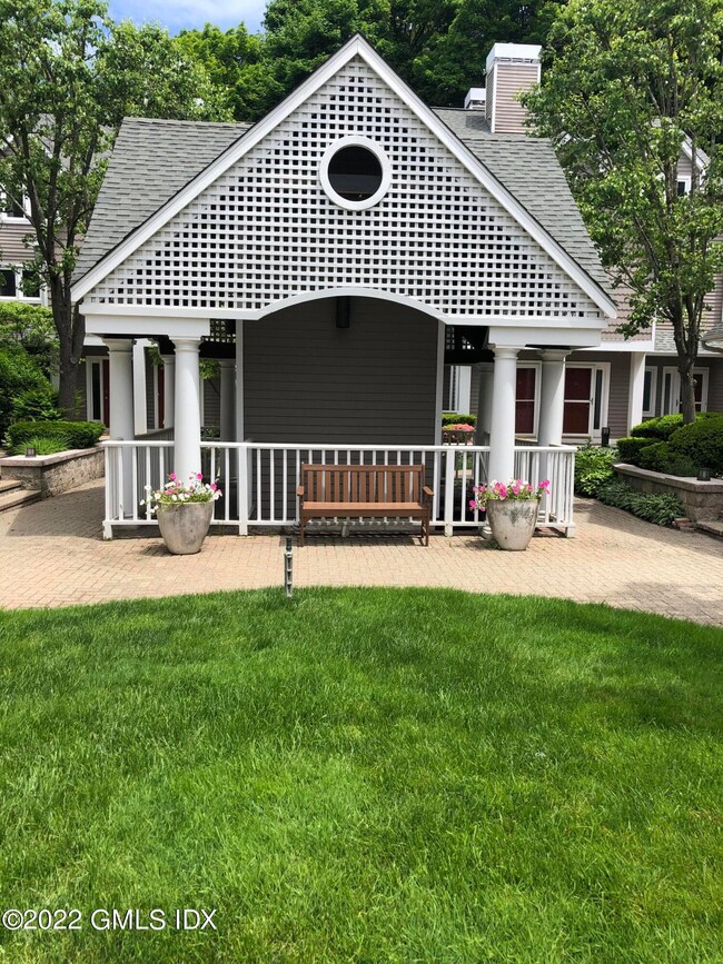 453 E Putnam Ave unit 3G, Cos Cob, CT 06807 - photo 4