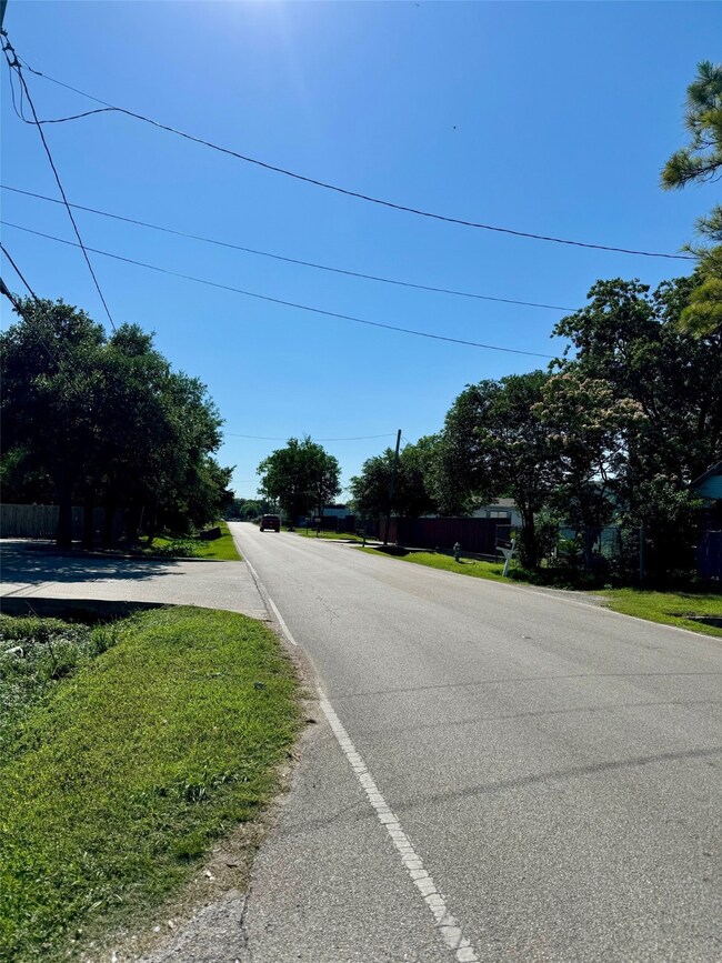 3611 Vivian Rd, Houston, TX 77093 - photo 3