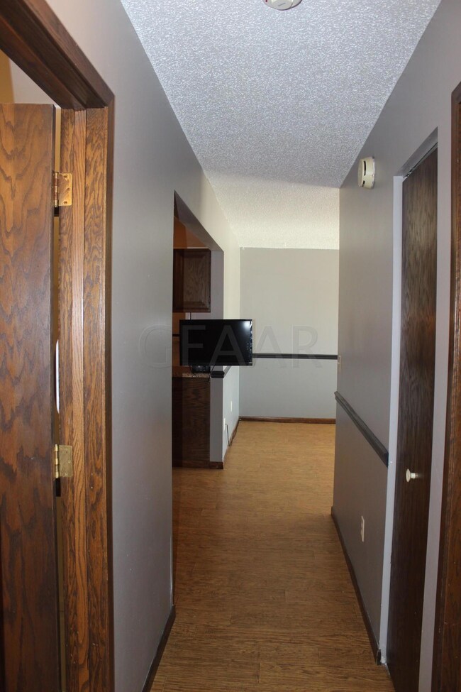 815 Duke Dr unit 207, Grand Forks, ND 58201 - photo 7
