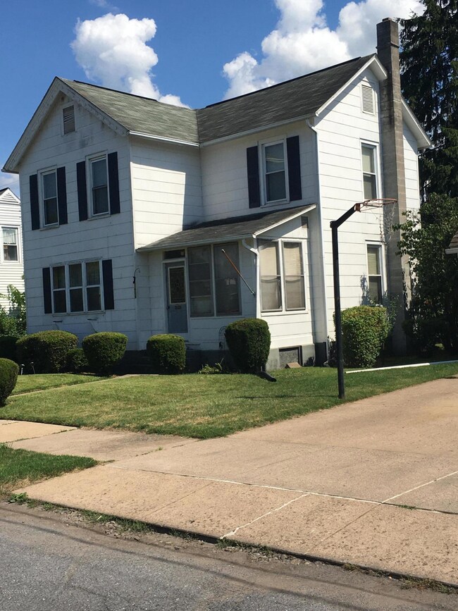1606 Fairview Ave, Berwick, PA 18603 - photo 3