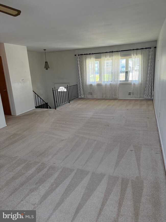 895 Gordon Dr, Glen Burnie, MD 21061 - photo 6