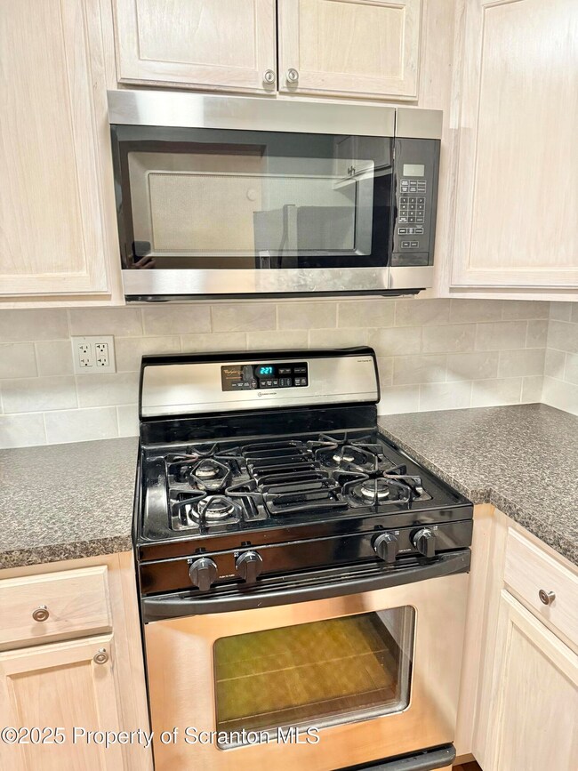 1773 E Mountain Rd, Scranton, PA 18505 - photo 4