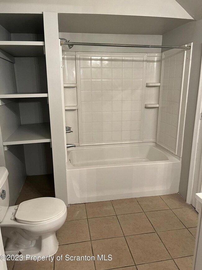 213 N Main St, Taylor, PA 18517 - photo 7