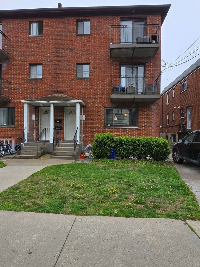 214-16 40th Ave unit 3, Flushing, NY 11361 - photo 3