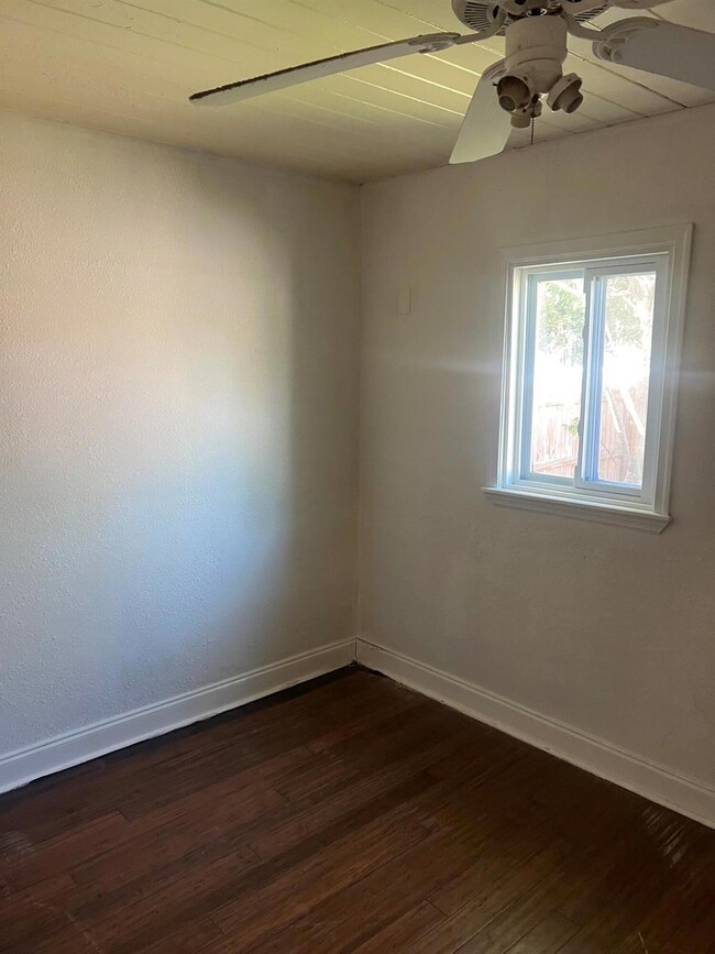 1009 18th St, West Palm Beach, FL 33407 - photo 3