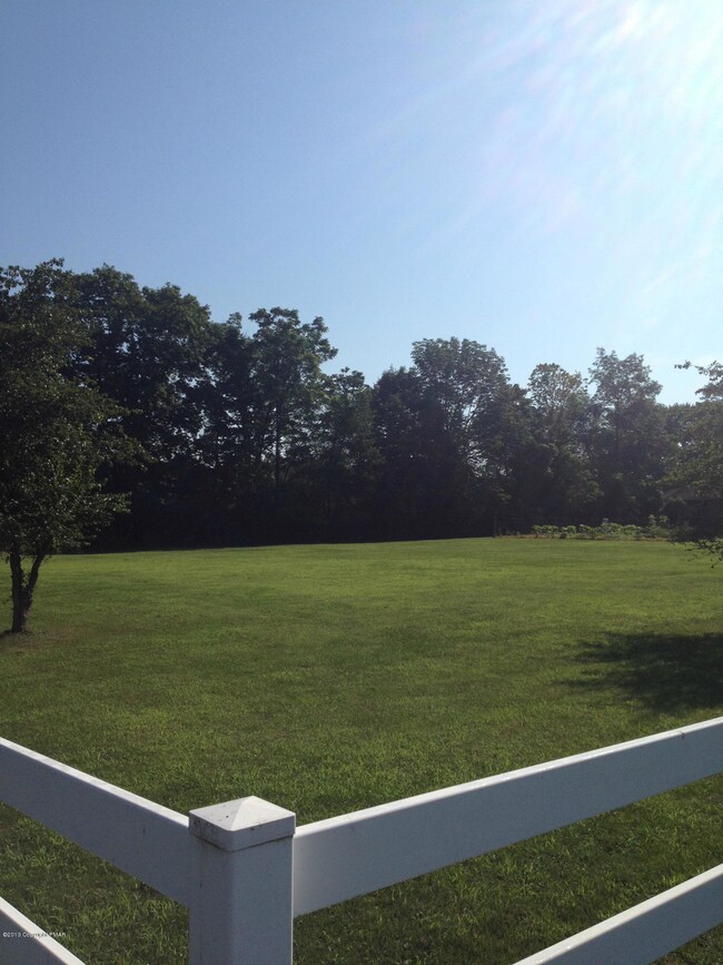 6 Meadow Run Ln, Stroudsburg, PA 18360 - photo 2