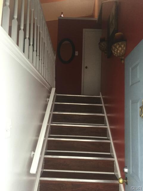 1337 S Fountain St, Allentown, PA 18103 - photo 3