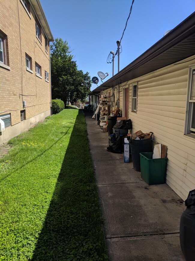 119 W Grace St, Old Forge, PA 18518 - photo 5