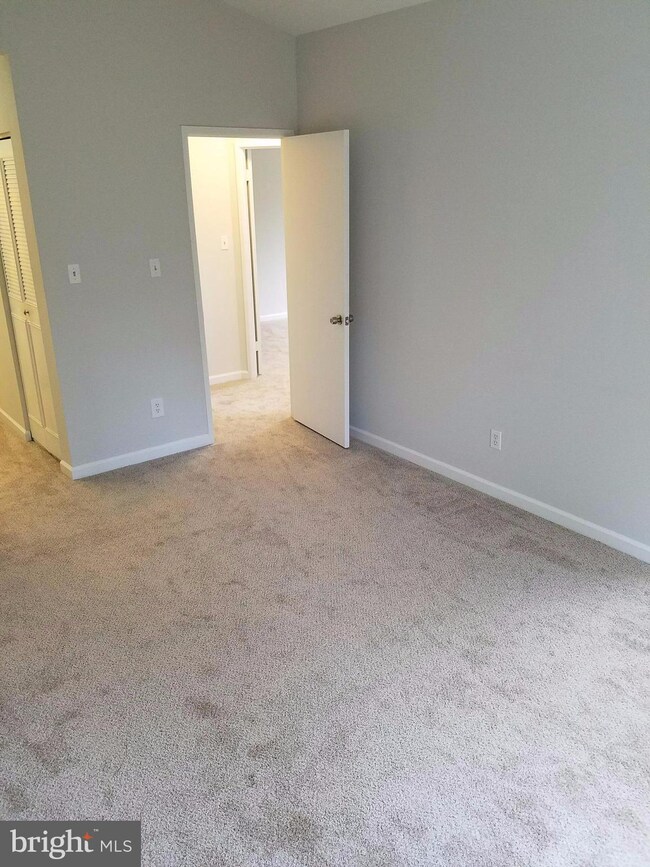 20205 Lea Pond Place, Montgomery Village, MD 20886 - photo 5