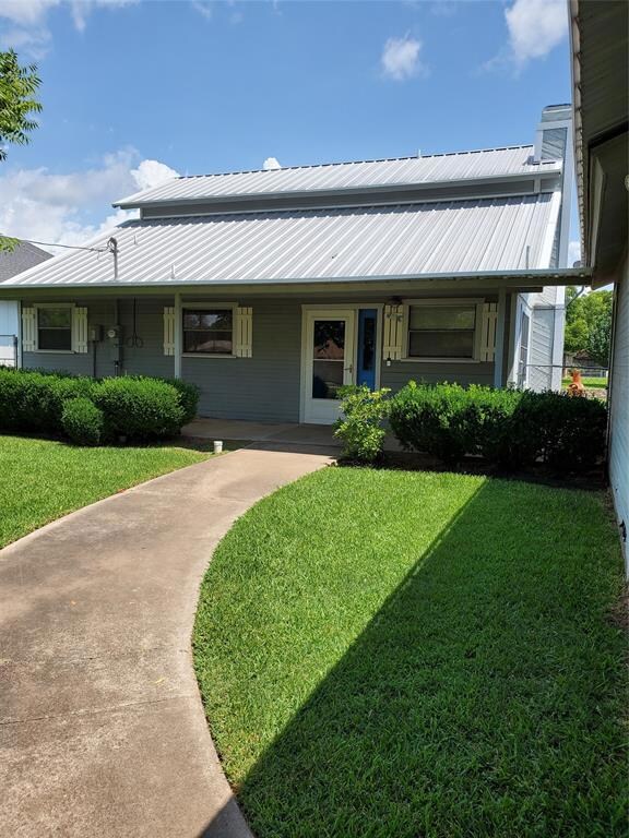 411 Sky Harbour Ct, Granbury, TX 76049 - photo 6