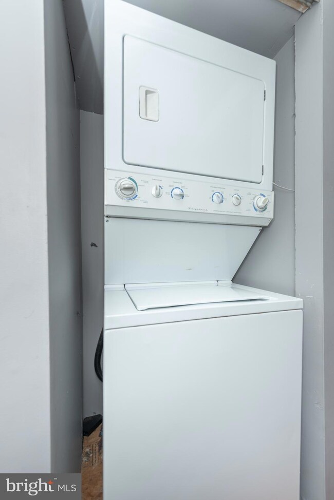 2221 E Baltimore St, Baltimore, MD 21231 - photo 6