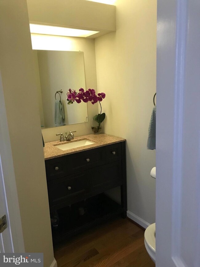 19015 Partridge Wood Dr, Germantown, MD 20874 - photo 5