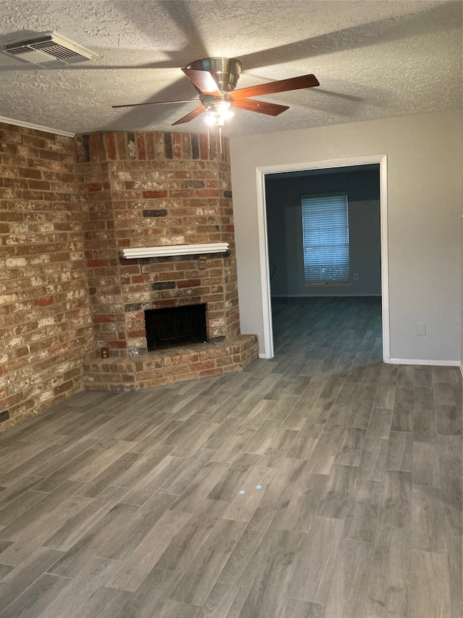 3918 Laura Leigh Dr, Friendswood, TX 77546 - photo 3