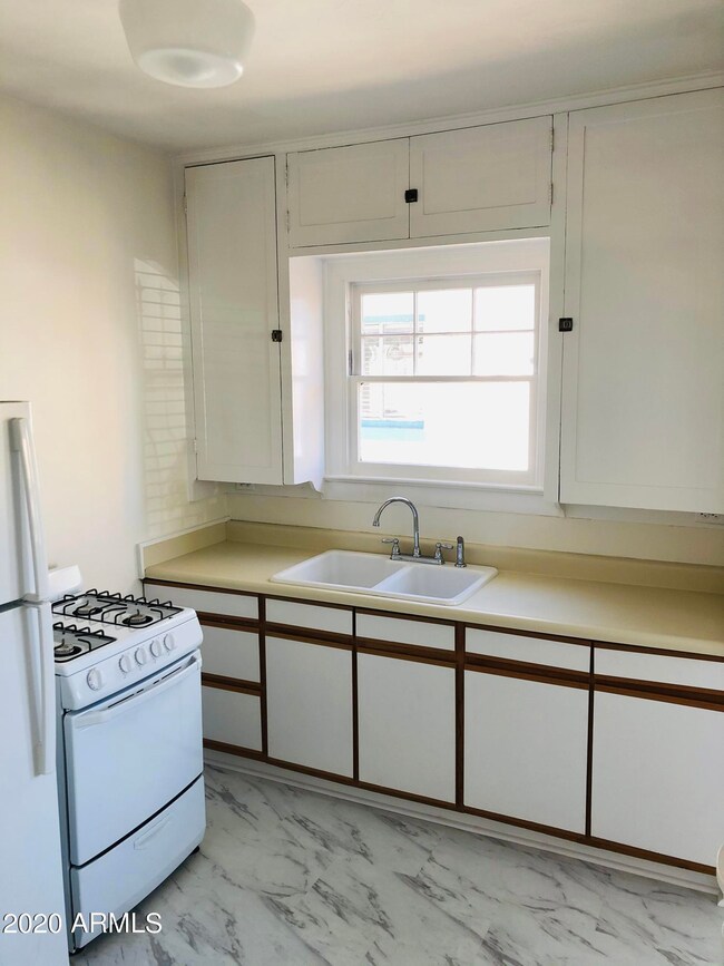 1139 E Palm Ln, Phoenix, AZ 85006 - photo 3