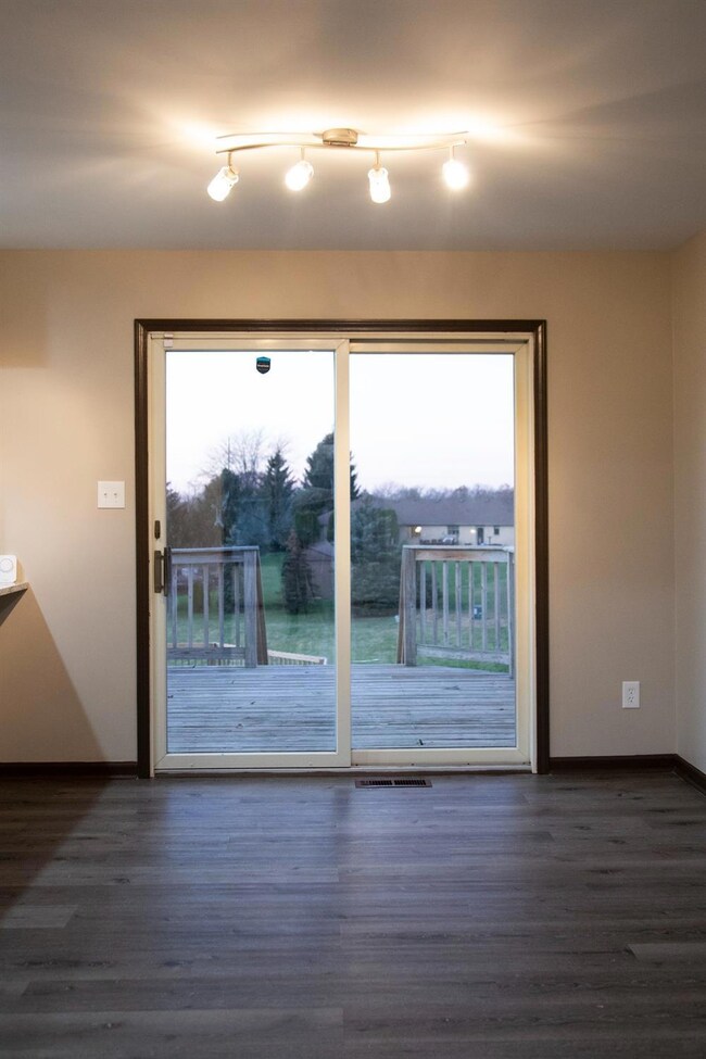 9382 Shelby Ln, Crown Point, IN 46307 - photo 7