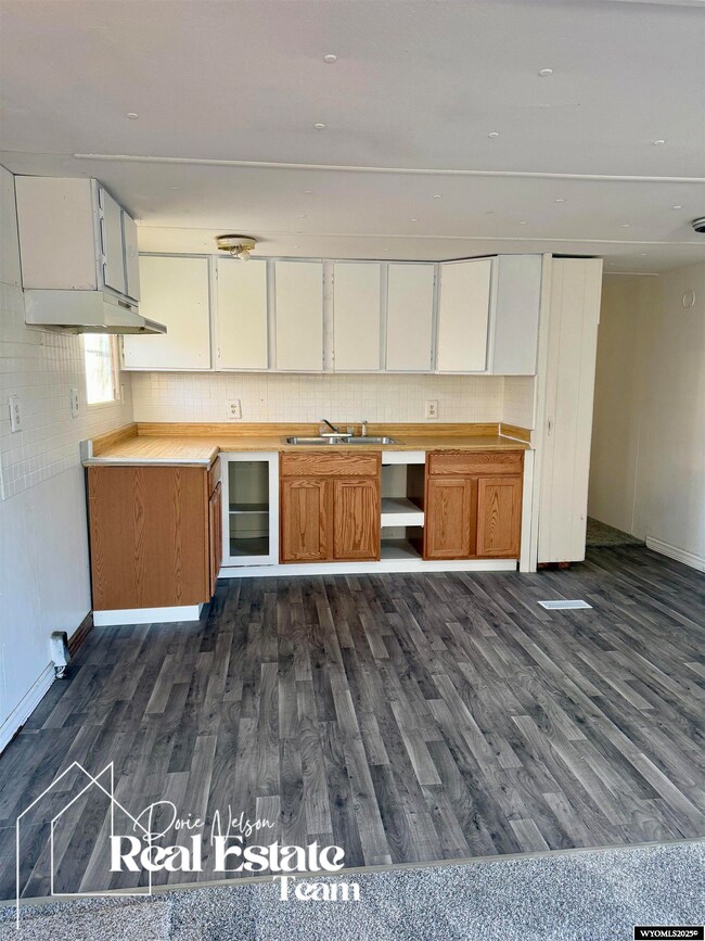 308 N Lincoln St, Casper, WY 82601 - photo 4