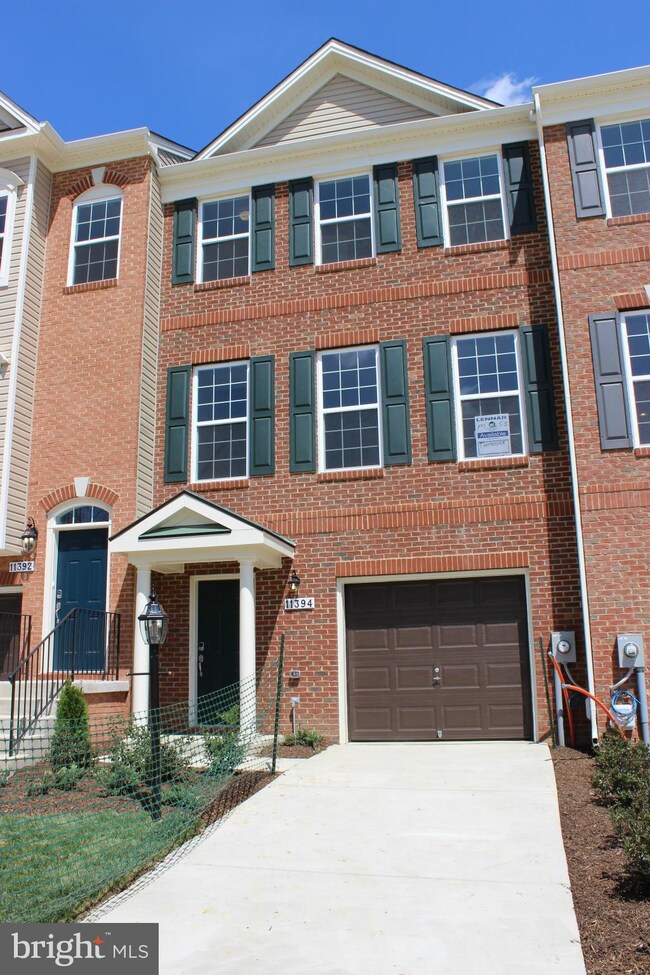 11394 Sandhurst Place, White Plains, MD 20695 - photo 2