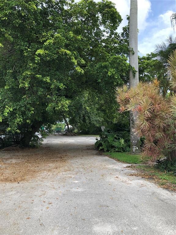 4890 SW 64th Ave, Davie, FL 33314 - photo 4