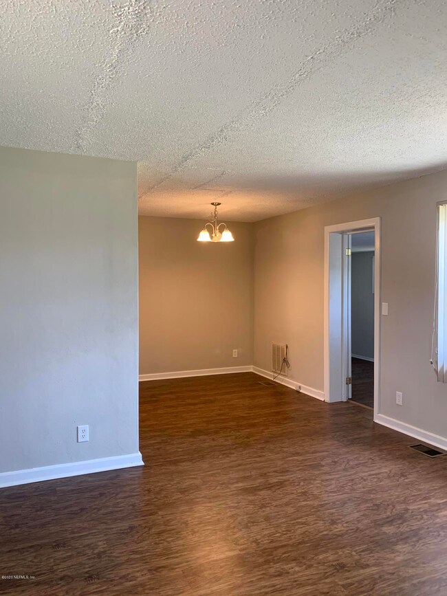 6236 Autlan Dr, Jacksonville, FL 32210 - photo 5