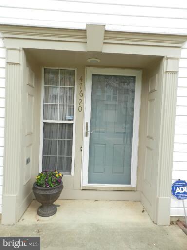 47620 Sandbank Square, Sterling, VA 20165 - photo 2