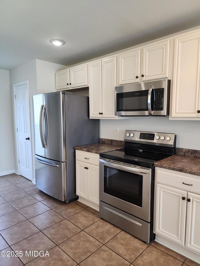 100 Stanton Cir, Warner Robins, GA 31093 - photo 3