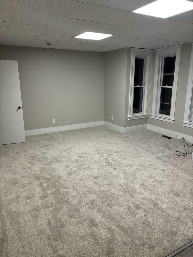 21 Arlington St unit 21, Nashua, NH 03060 - photo 2