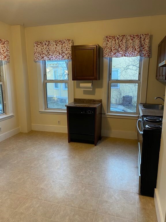 482 Webster St unit 1, Rockland, MA 02370 - photo 5